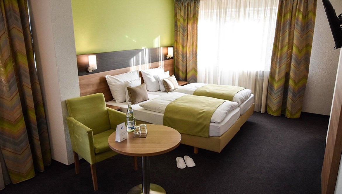 https://www.hotelmartinsklause.de/images/Room/double-room-n1.jpg