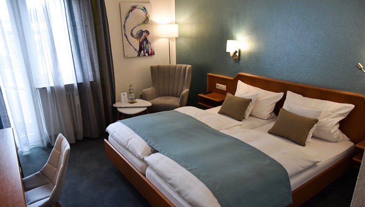 https://www.hotelmartinsklause.de/images/Room/double-room-n10.jpg