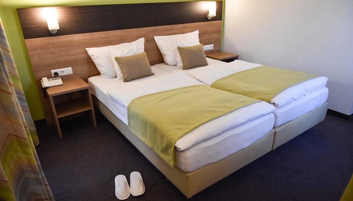 https://www.hotelmartinsklause.de/images/Room/double-room-n5.jpg