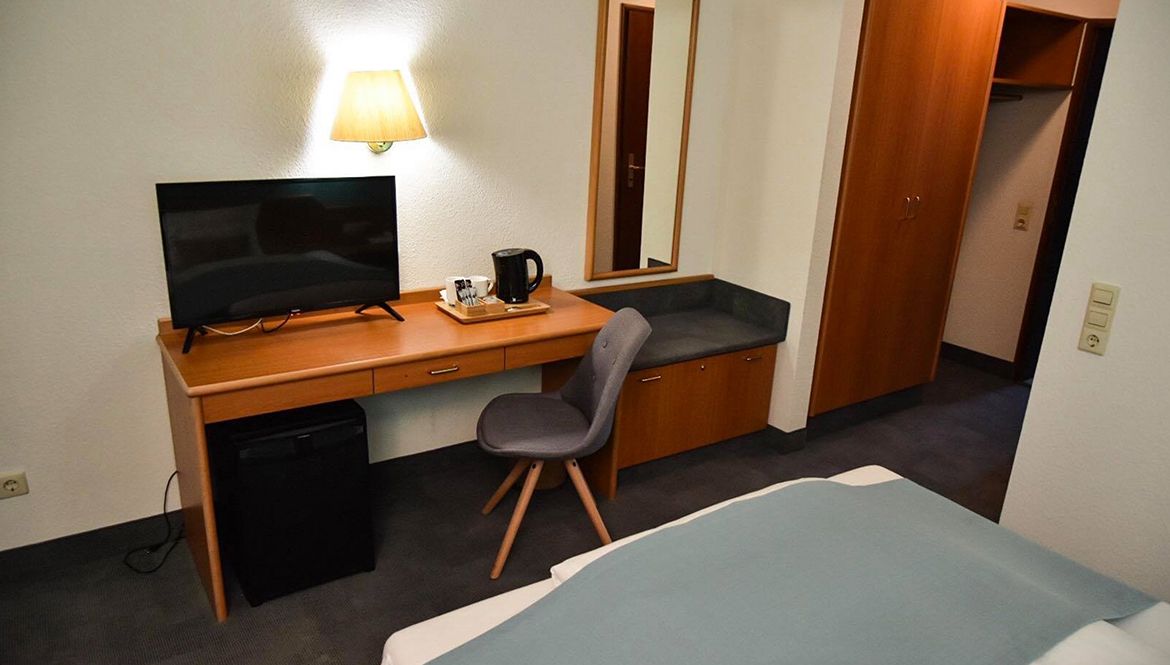 https://www.hotelmartinsklause.de/images/Room/single-v7.jpg