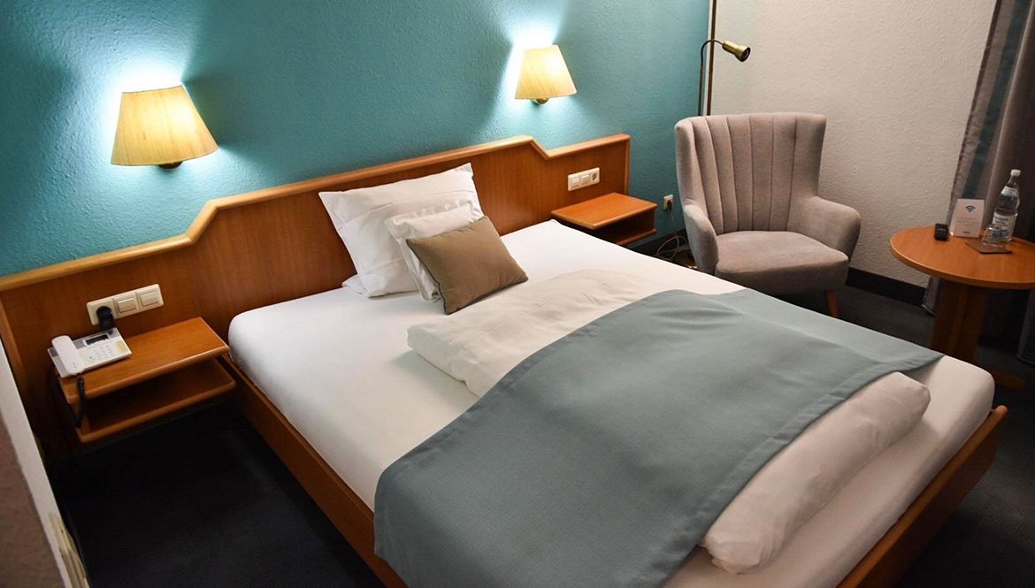 https://www.hotelmartinsklause.de/images/Room/single-v8.jpg